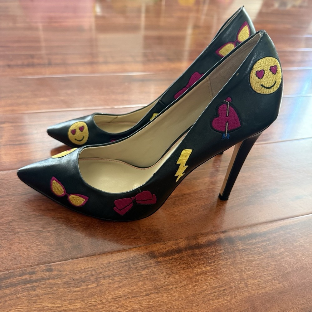 Betsey Johnson Black Papii Emoji Heels Women's Size 8 Read*